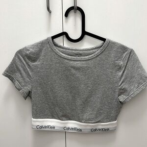 CK hot tee M size